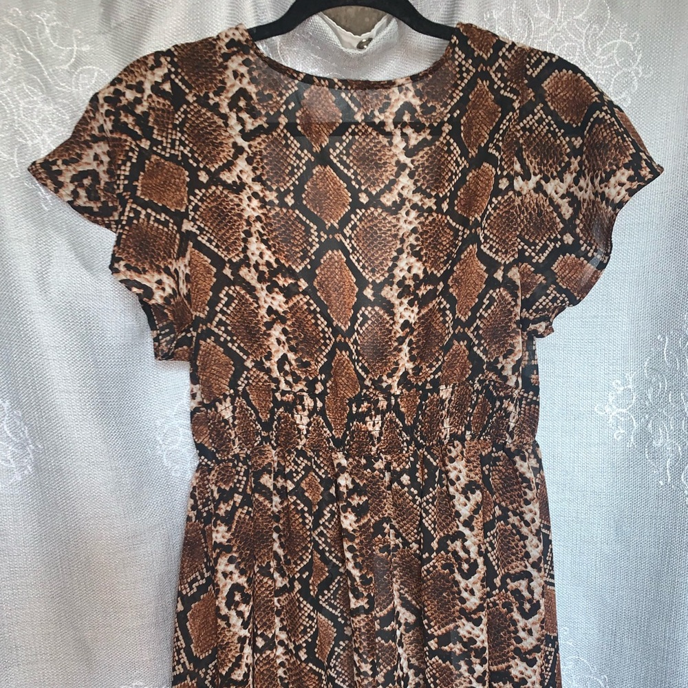 Snake print top
